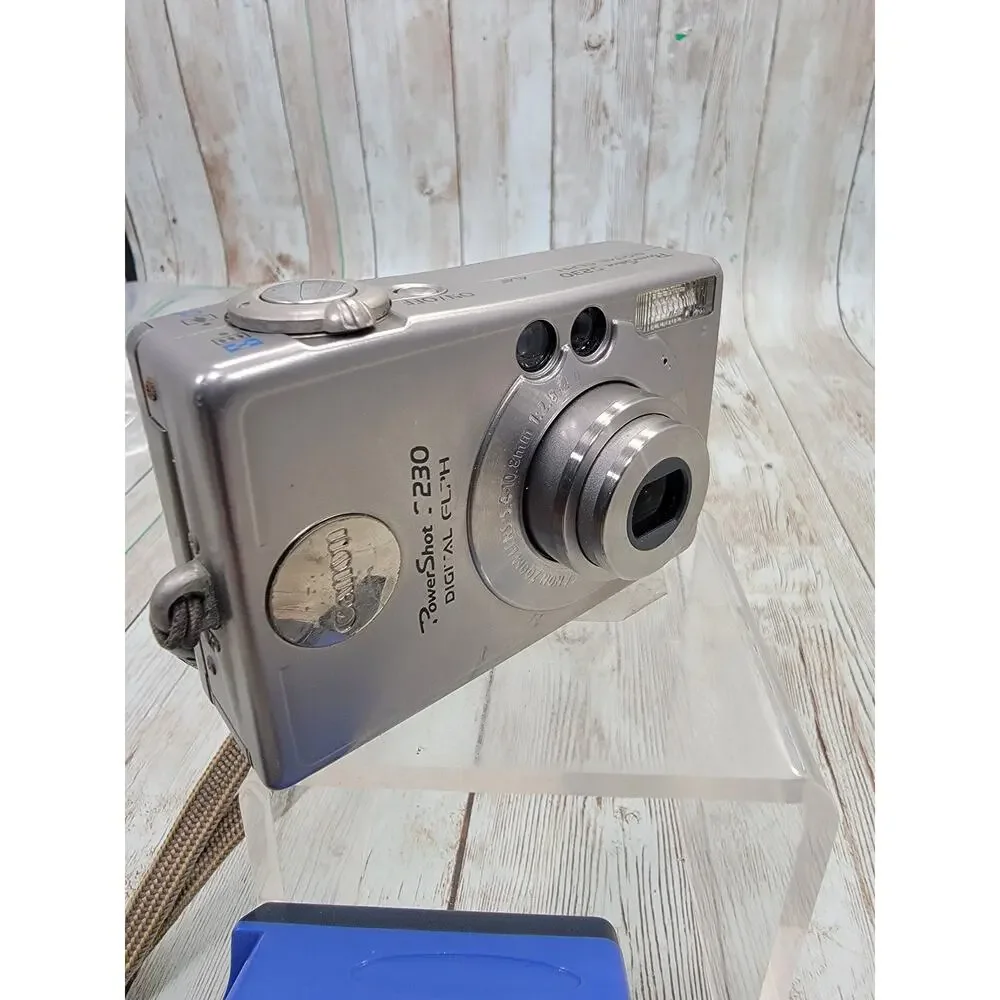 Canon PowerShot S200 Digital ELPH Camera 2 Battery's & Charger